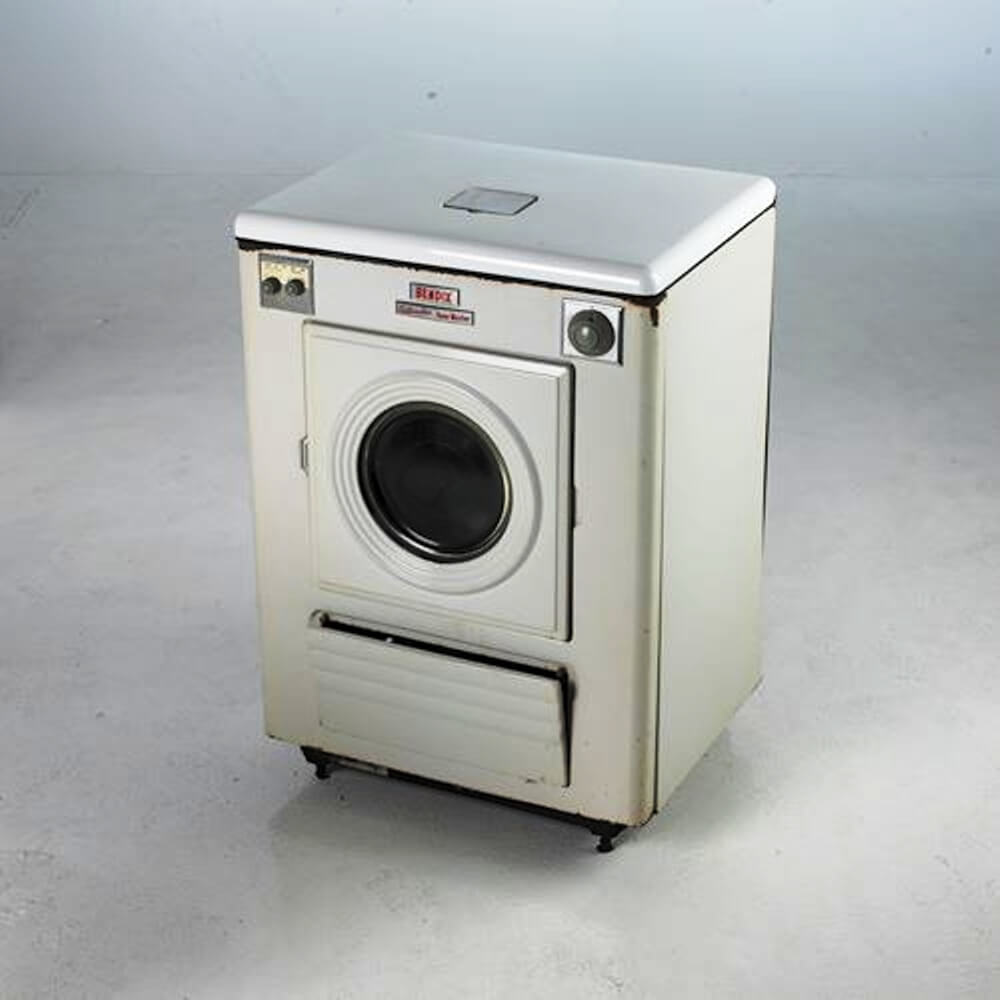 Первые стиральные машины автомат. Стиральная машина Дженерал электрик 1978. Стиральная машина BENDIX 1947. Siemens автоматические стиральная 1950. Стиральная машинка Алма Ата.